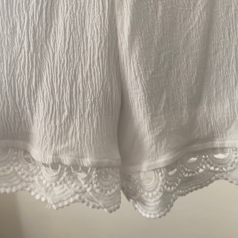 Charlotte Russe white romper Size XS. - Picture 9 of 12